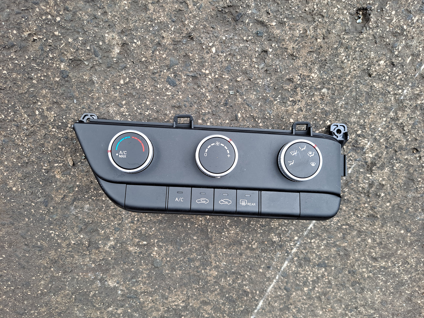 CONTROL DEL AIRE ACONDICIONADO HYUNDAI ELANTRA 2025