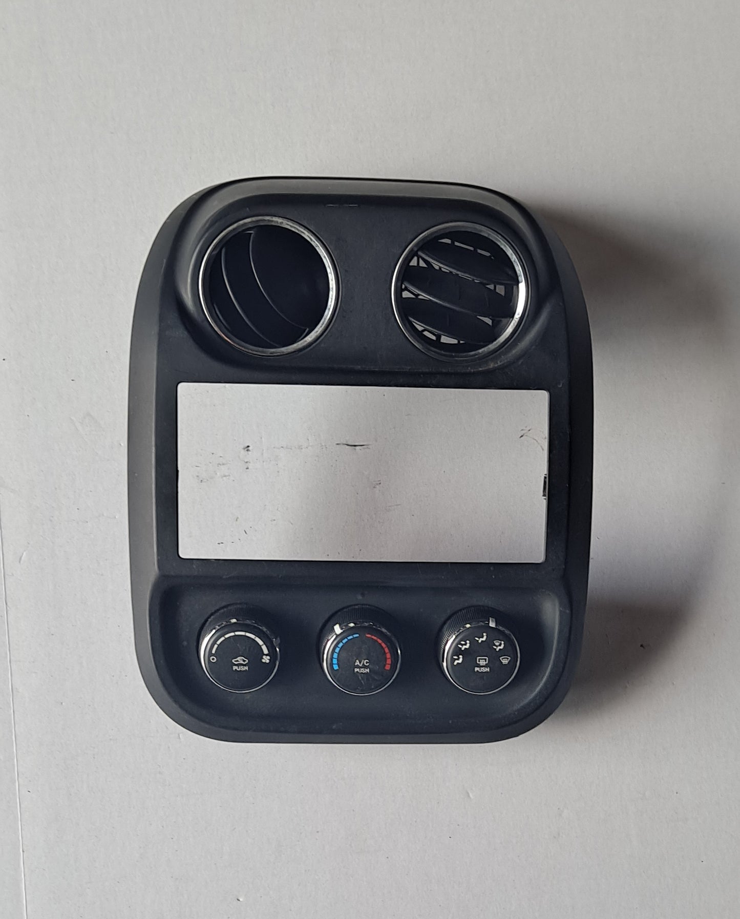 PANEL DE CONTROL DE TEMPERATURA DEL AIRE ACONDICIONADO PATRIOR 2011-2017