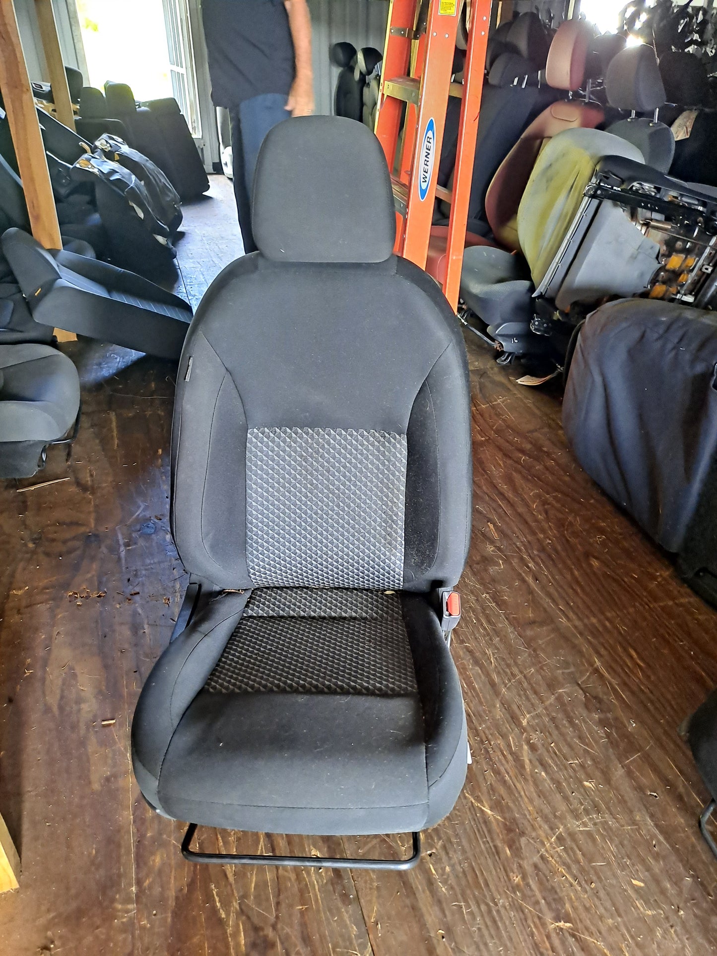 BUTACA PASAJERO VERSA 2022