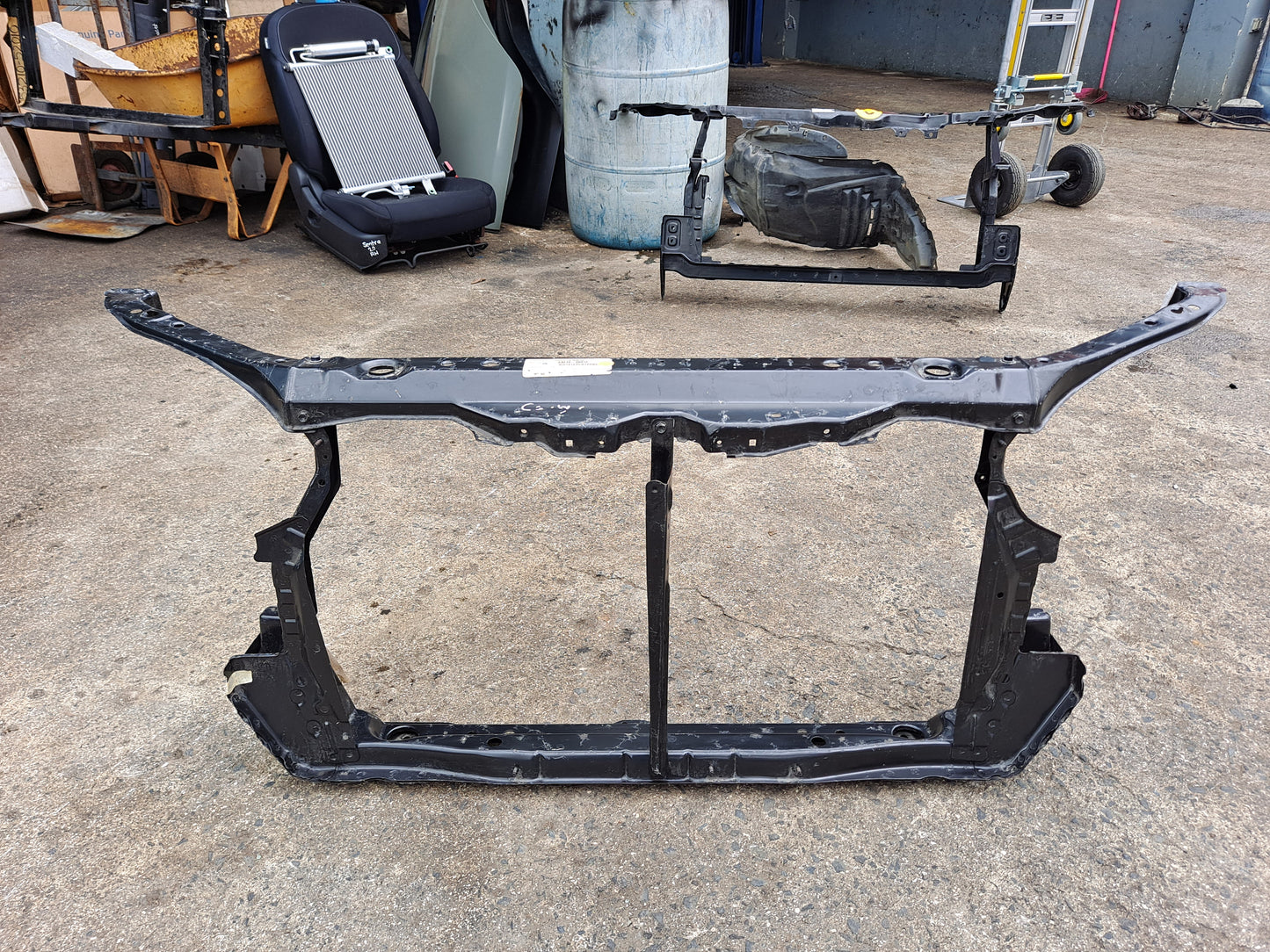 SOPORTE DE RADIADOR CAMRY 2002-2006