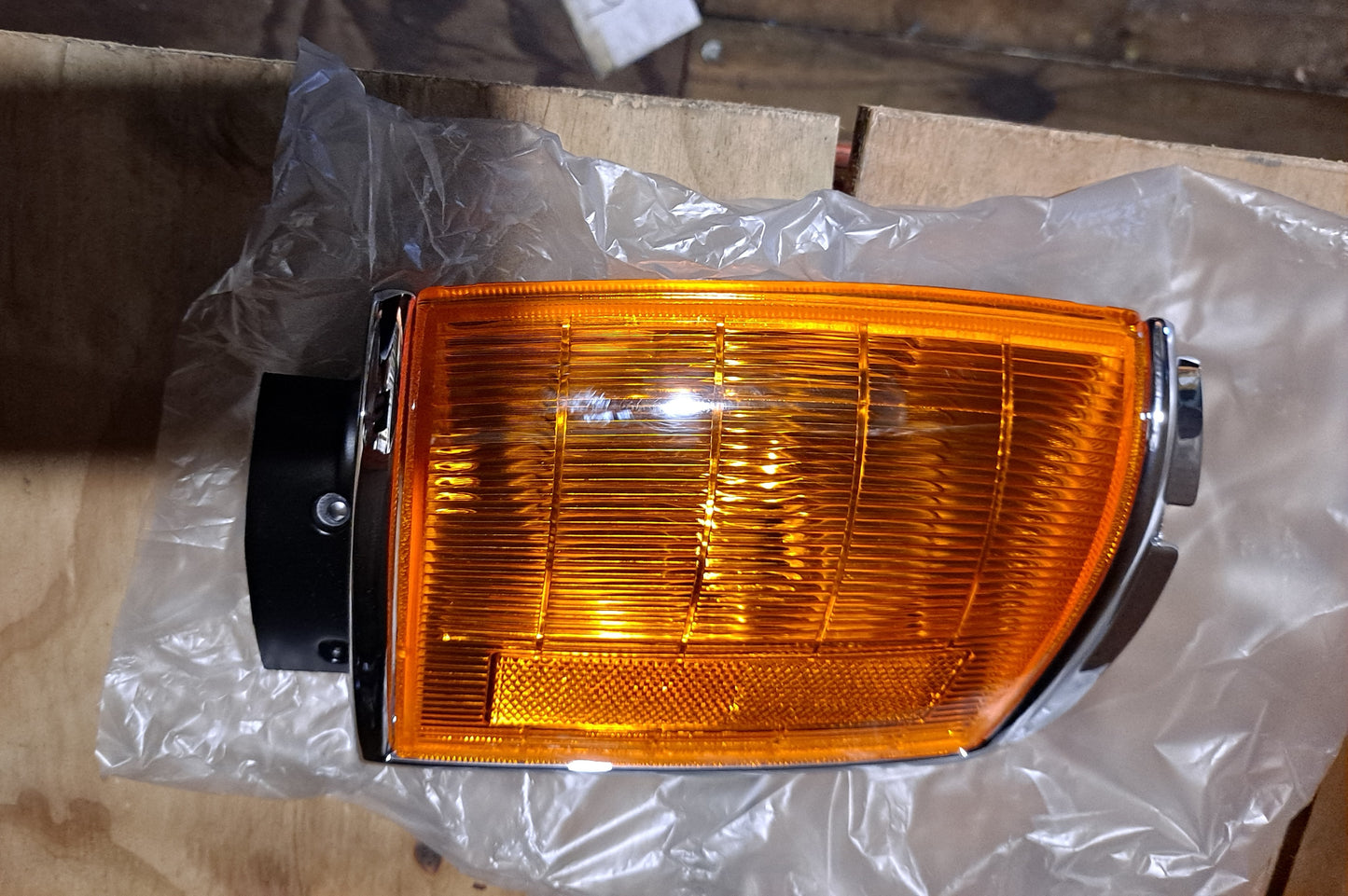 SIDE MARKER LH TOYOTA PICKUP & 4RUNNER 1984-1986