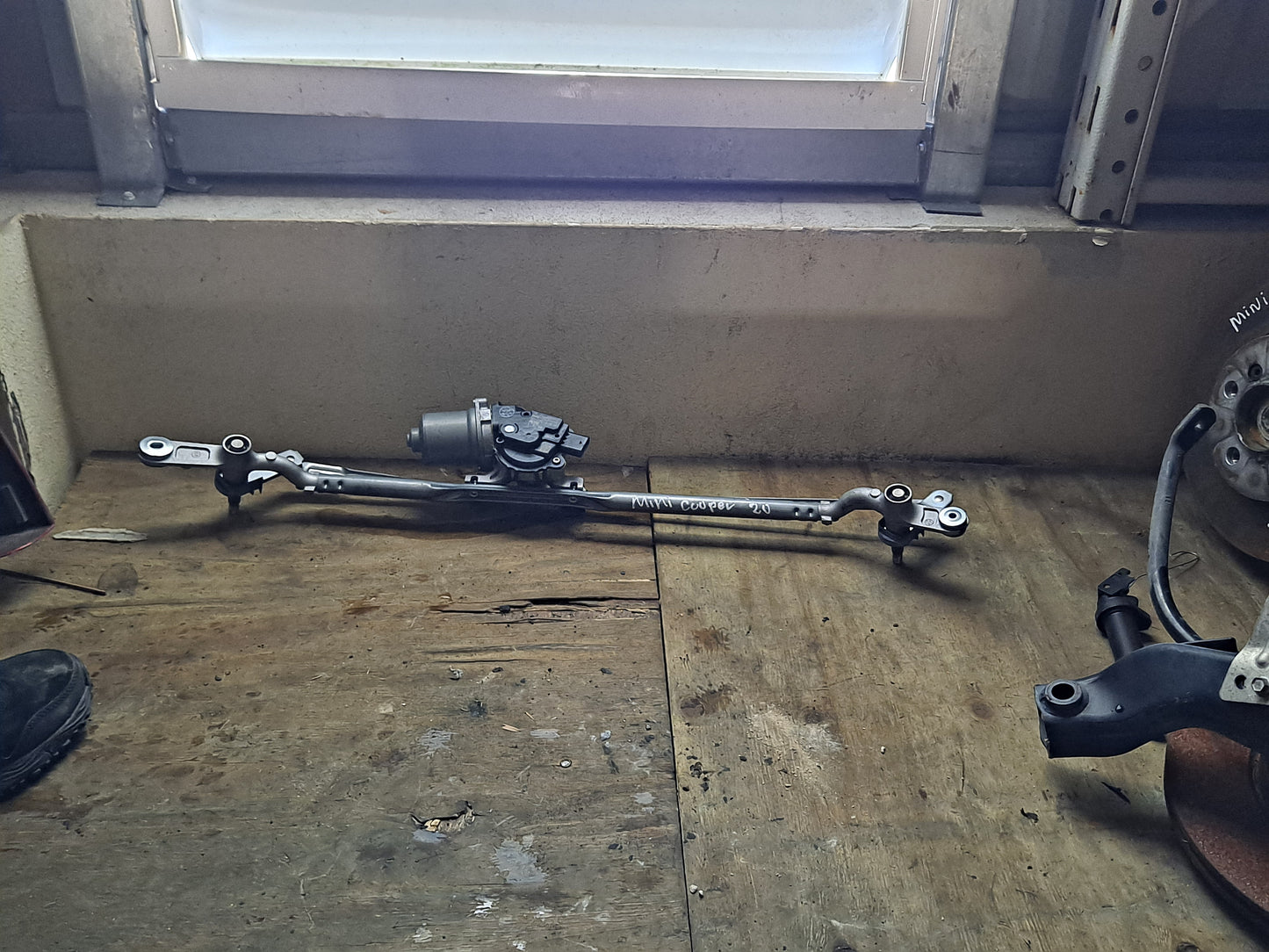 MOTOR DE WIPER CON VARILLA MINI COOPER MODELO S 2020