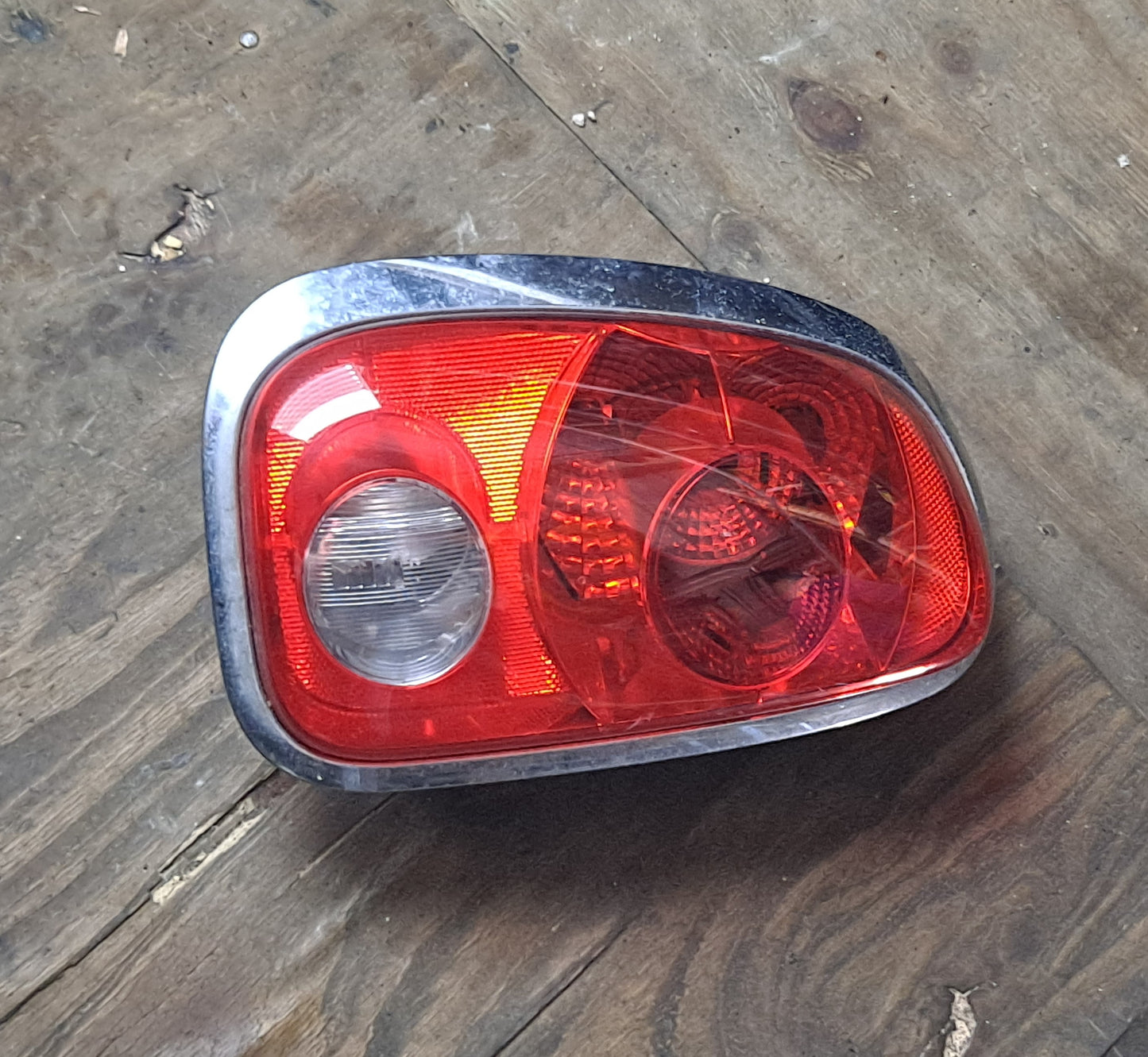 FOCO TRASERO LADO IZQUIERDO MINI COOPER 2015