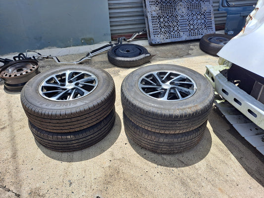 SET DE 4 AROS CON GOMAS ECLIPSE CROSS 2023