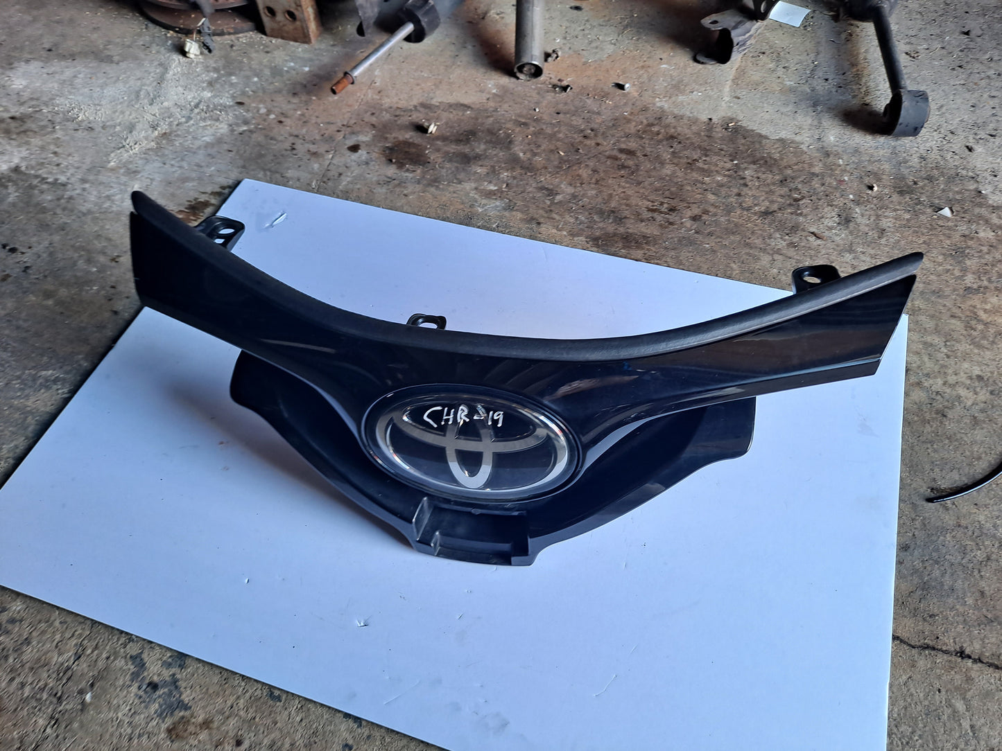PARRILLA DELANTERA TOYOTA C-HR 2018-2020