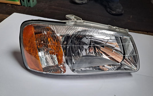 FOCO DELANTERO DERECHO BRIO 2000 - 2002