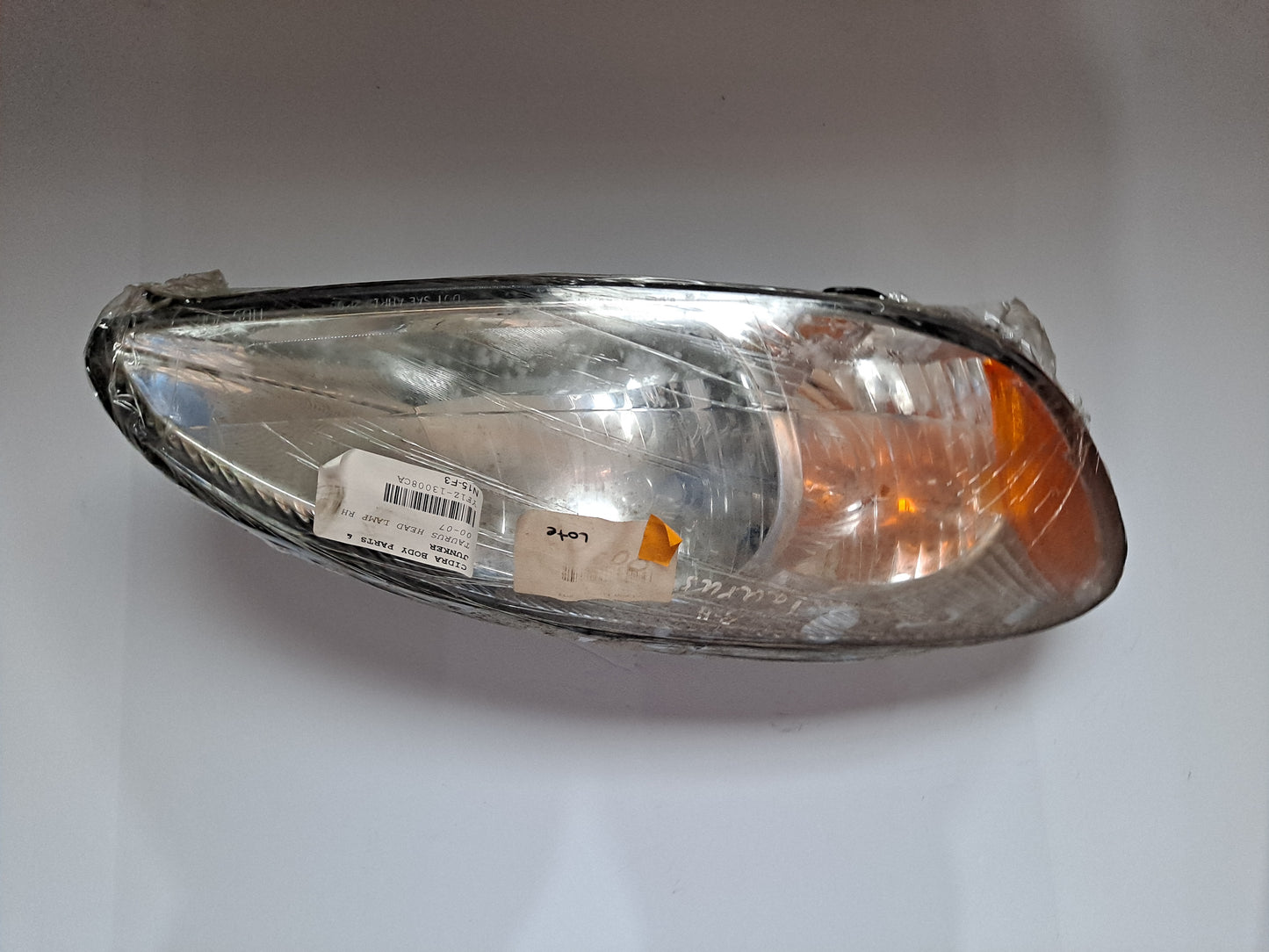 FOCO DERECHO DELANTERO TAURUS 2000-2007