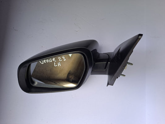 RETROVISOR (LADO CHOFER Y LADO PASAJERO) SIN SEÑAL VENUE 2020-2023 (CHARCOAL)