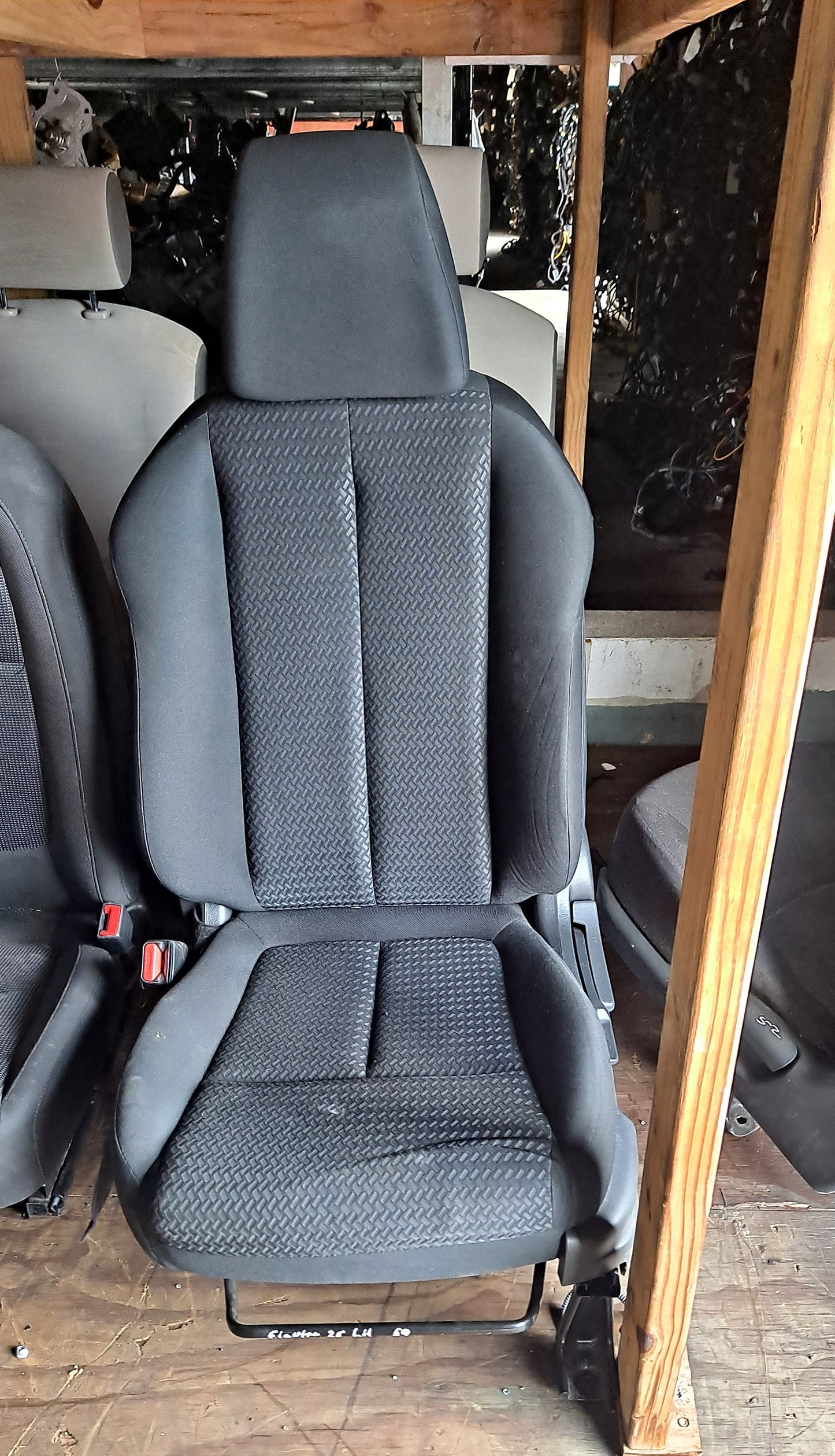 BUTACA PASAJERO ELANTRA 2025 (NEGRO)