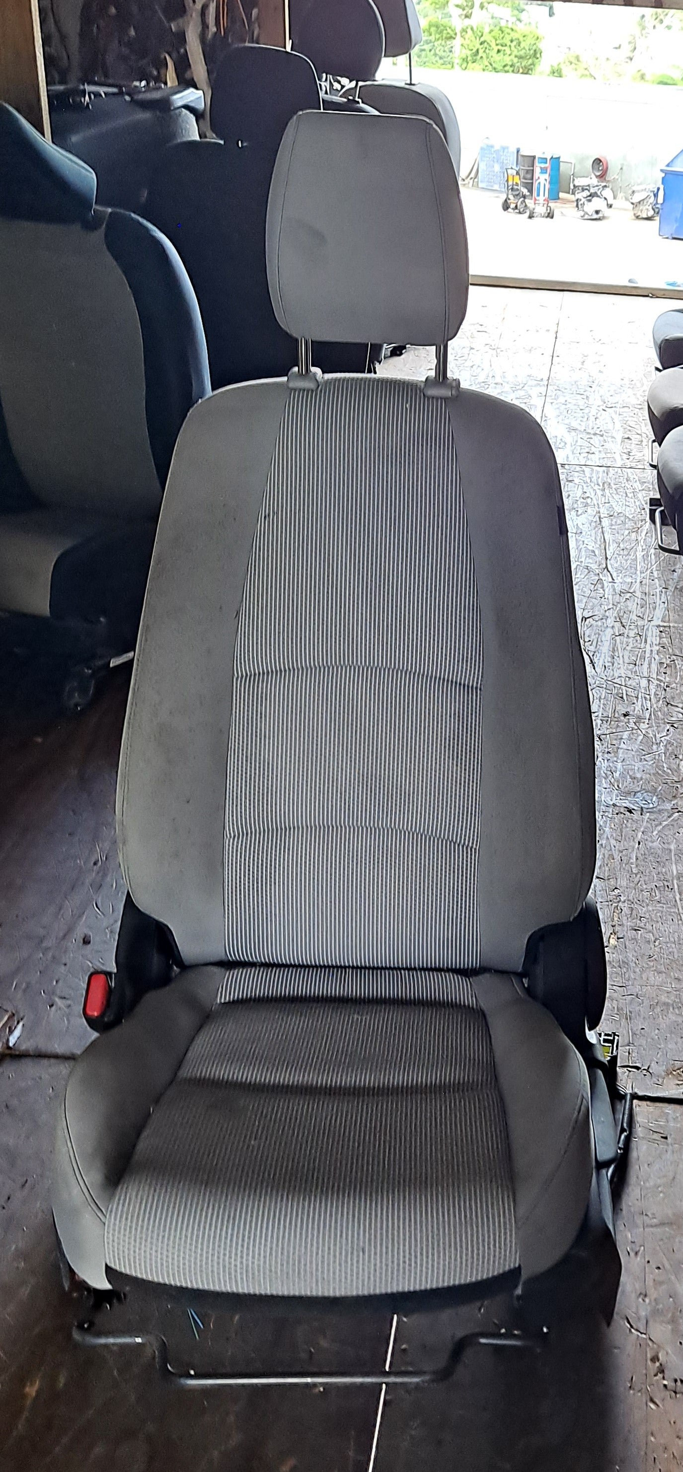 BUTACAS CHOFER Y PASAJERO YARIS MAZDA 2016-2020