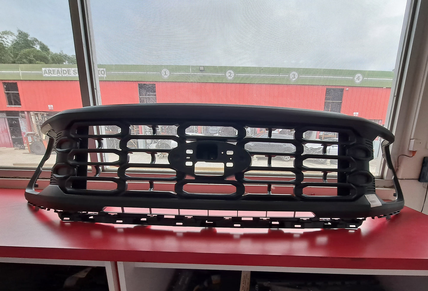 PARRILLA FORD 150 (2024-2025) GRILLE ASSY ORIGINAL