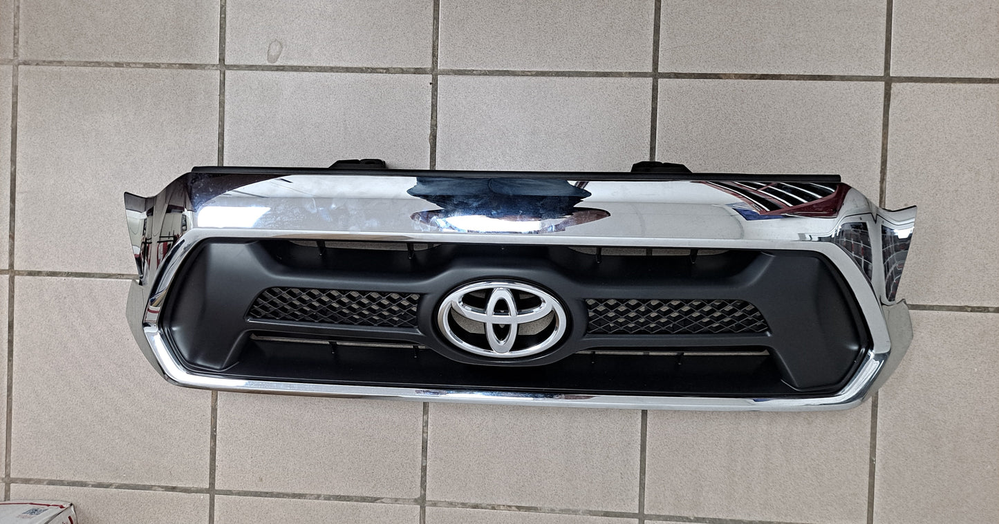 PARRILLA TACOMA SR5 2012-2015