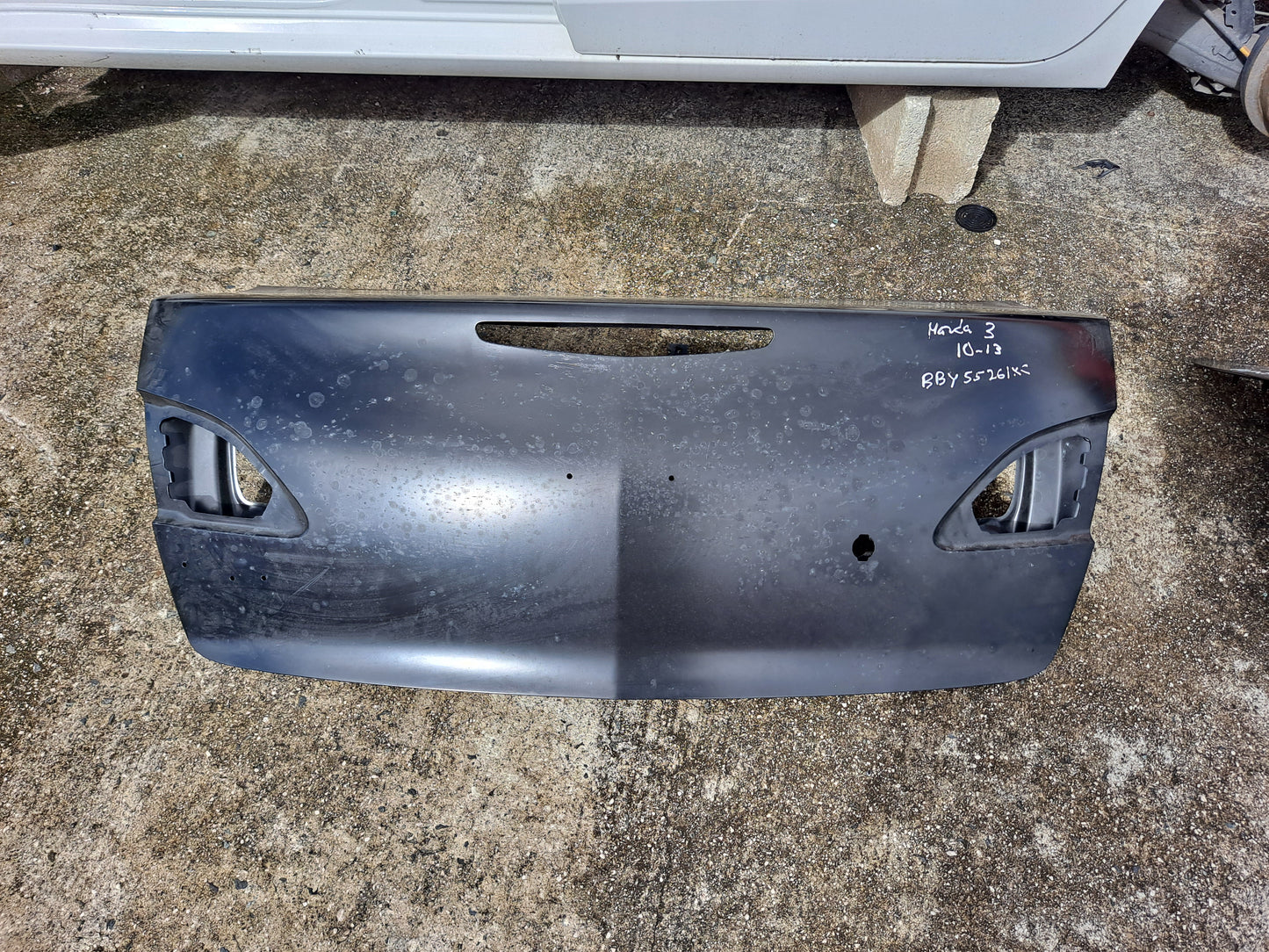 TAPA DE BAUL MAZDA 3 2010-2013