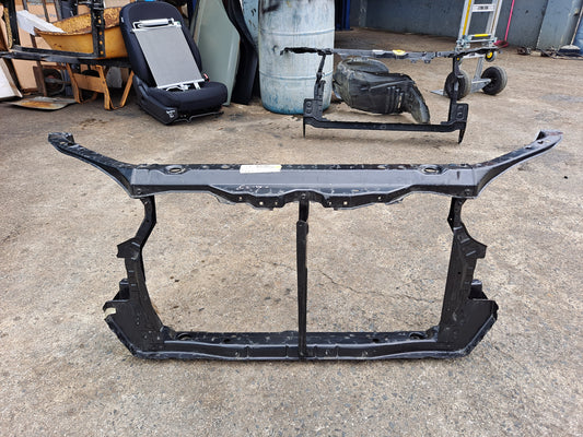 SOPORTE DE RADIADOR CAMRY 2002-2006