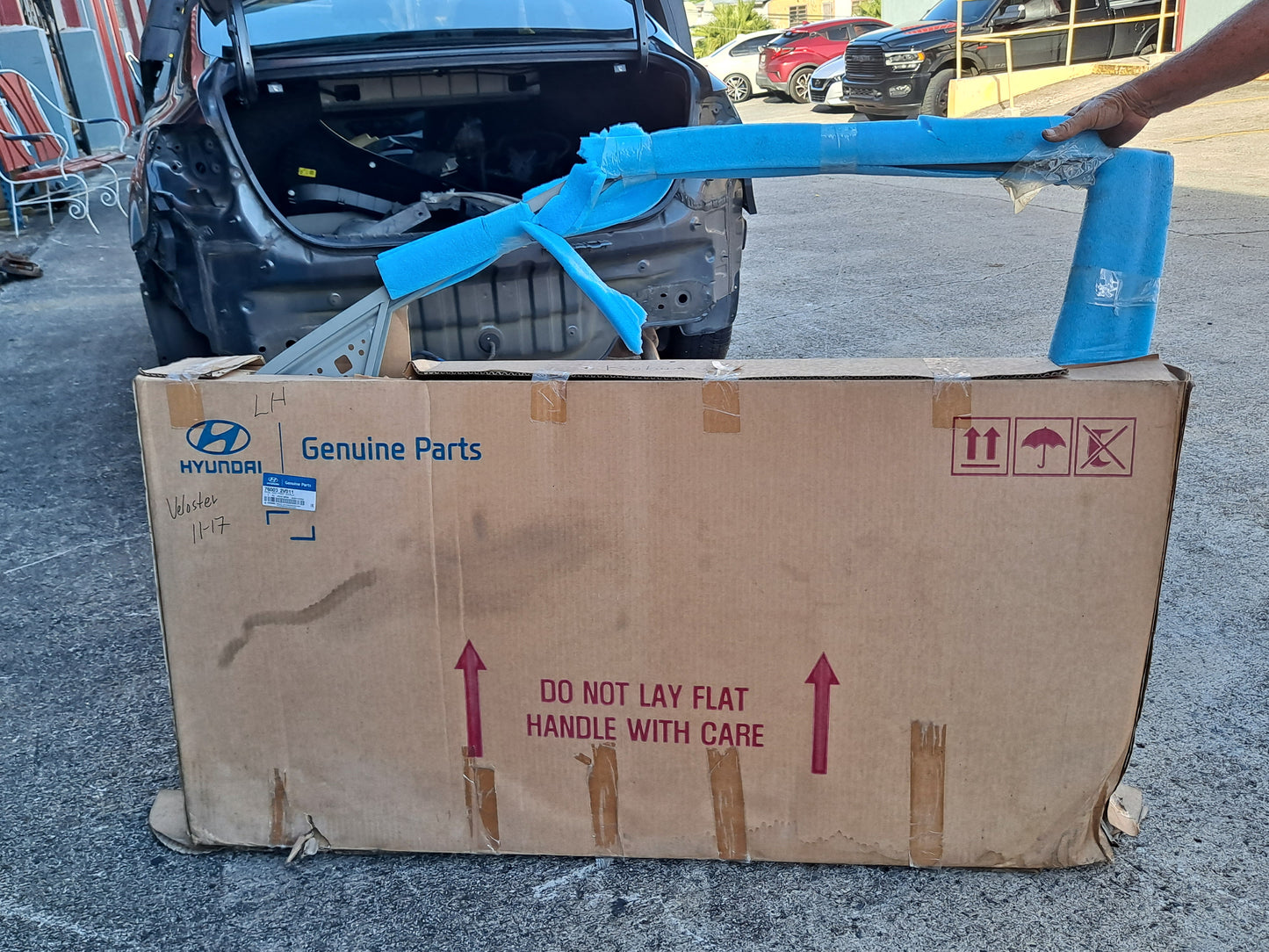 PUERTA LH FR VELOSTER 2012-2017