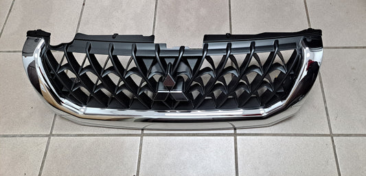 NATIVA GRILLE 2000-2002 CROMADA Y NEGRA