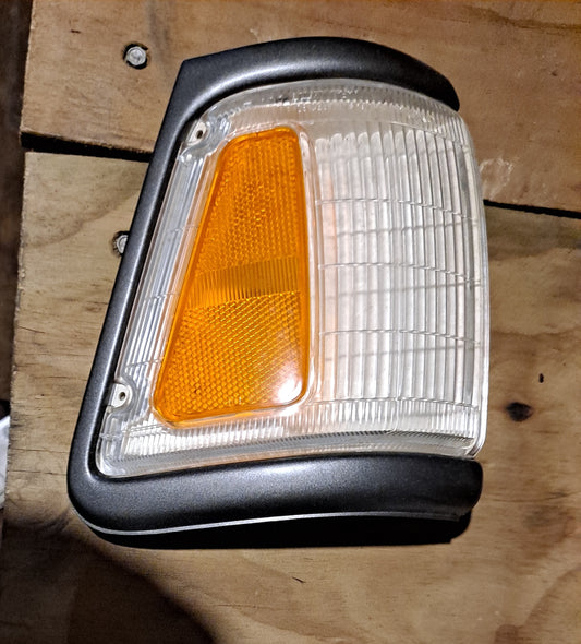SIDE MARKER LH TOYOTA PICKUP & 4RUNNER 1991-1995