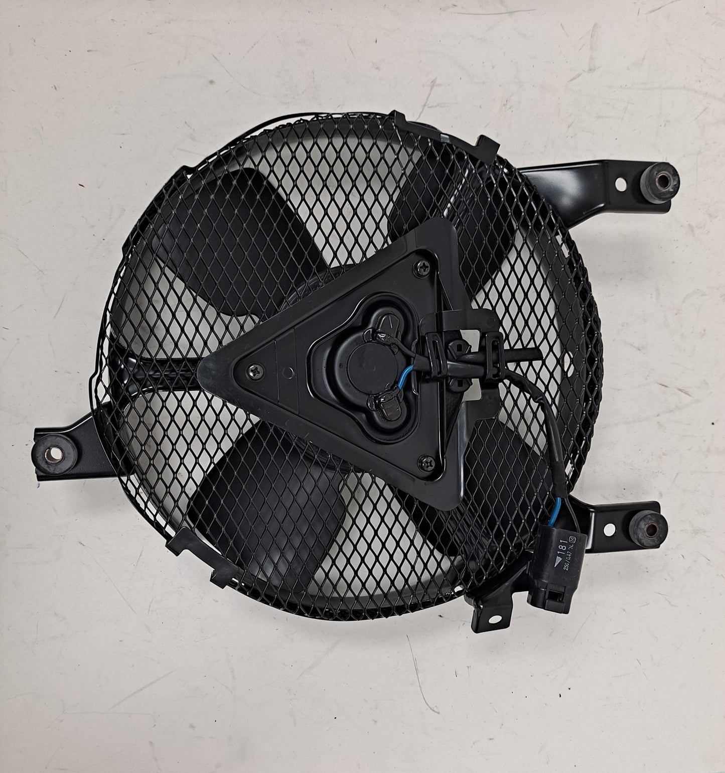 COOILING FAN ASSEMBLY 4RUNNER 1990-1995
