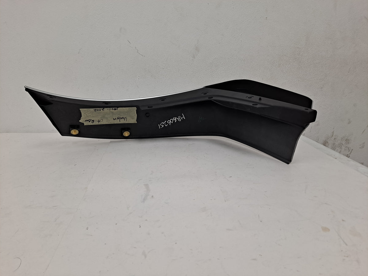 MUD GUARD IZQUIERDA TRASERA MONTERO 2001-2002