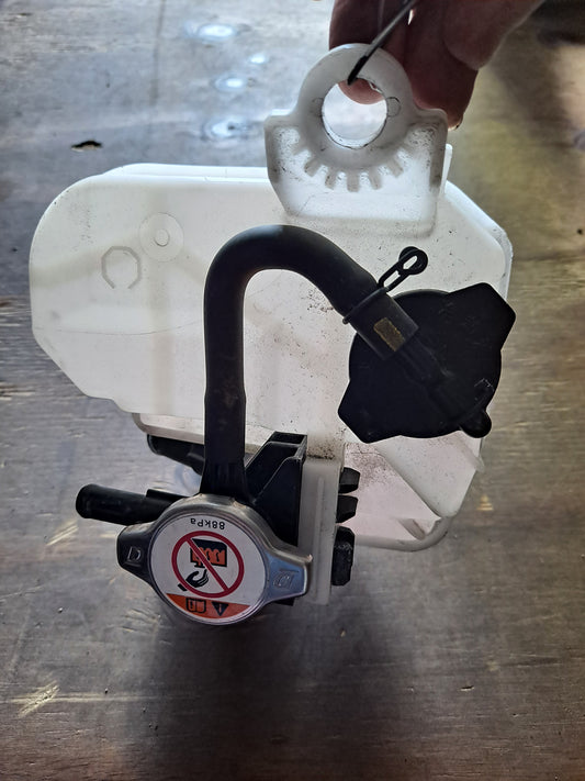 DEPOSITO COOLANT TOYOTA COROLLA 2019-2025