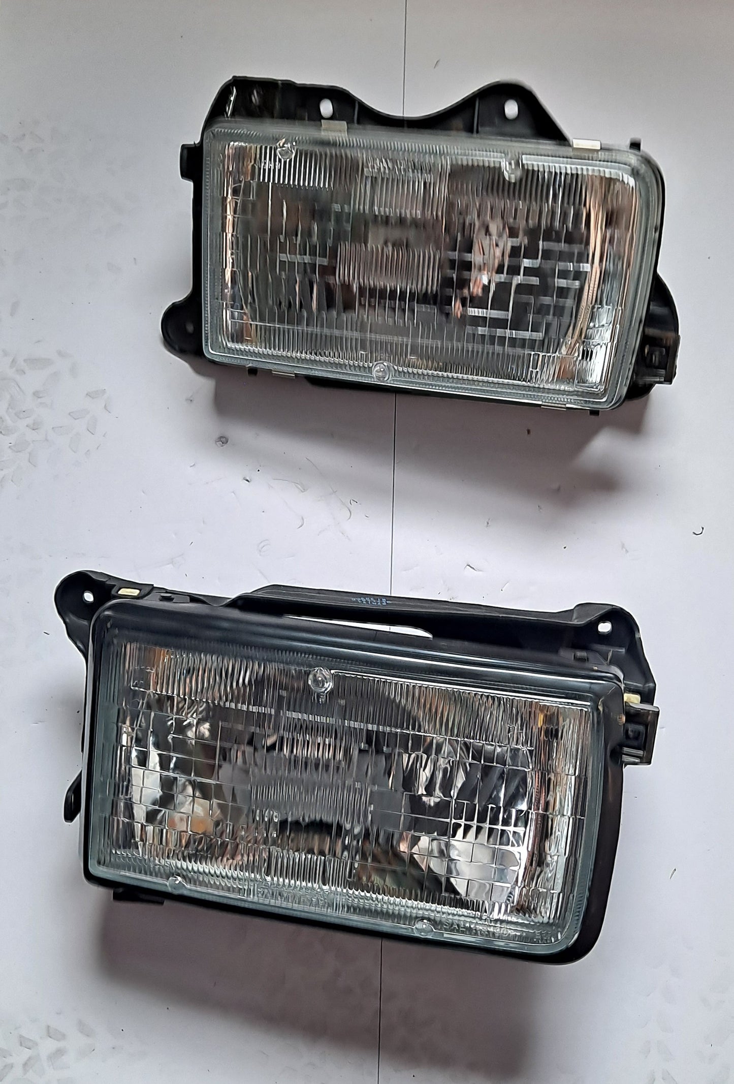 FOCOS DELANTEROS  IZQUIERDO Y DERECHO RODEO 1991-1996